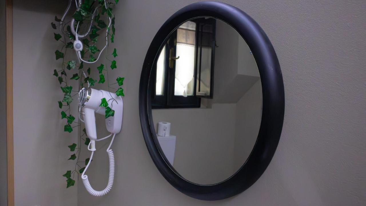 Don Pes Travel Rooms Sassari Eksteriør bilde
